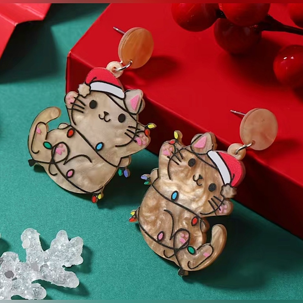 🎁Holiday Kitty Cat Earrings in Light Brown.